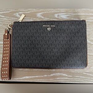 MICHAEL Michael Kors Jet Set Charm Wristlet